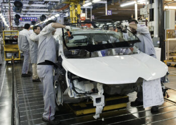 La producción de autos cayó 5,1% interanual en noviembre