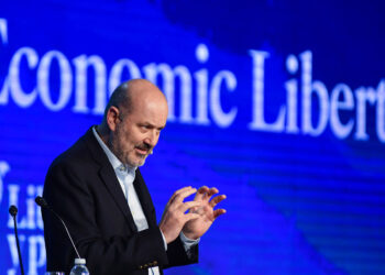 Sturzenegger confirmó que cerca de 36.000 empleados públicos perdieron su trabajo en la era Milei