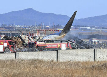 Un avión se despistó, se incendió y causó 179 muertos en Corea del Sur