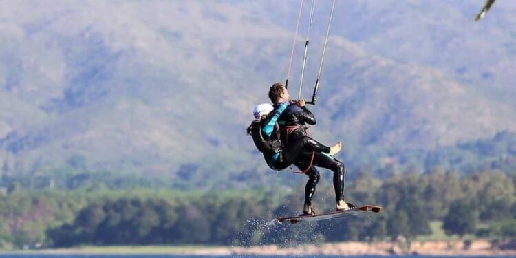 Cinco deportes acuáticos para practicar en los lagos de Córdoba