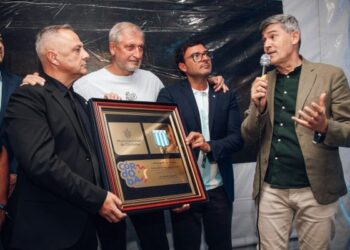 Passerini reconoció a Club Atlético Racing por sus 100 años de historia
