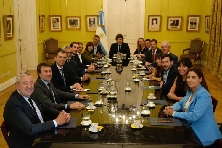 Javier Milei recibió a los diputados expulsados de la UCR.