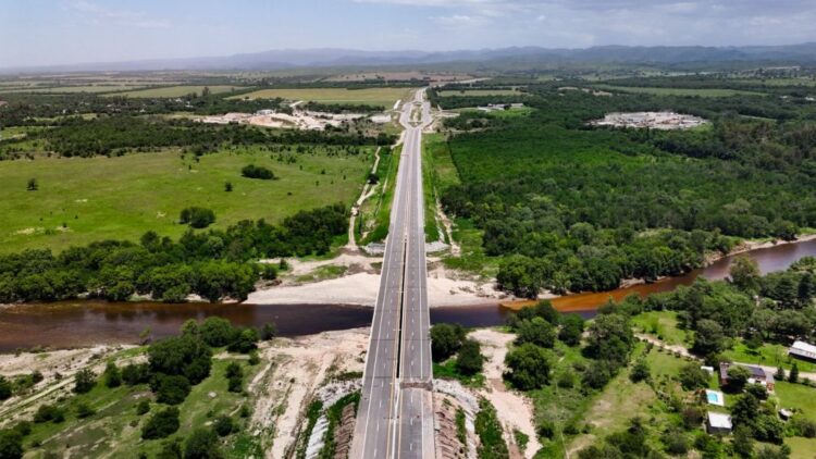 La inversión provincial para ambas obras ascendió a 230 millones de dólares.