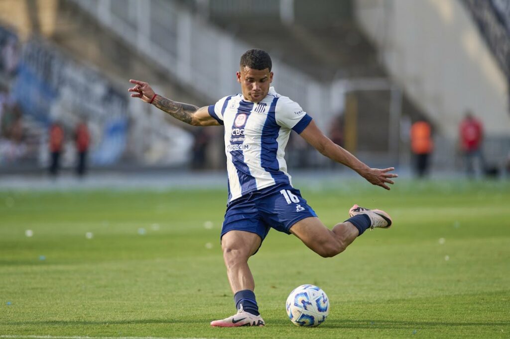 Miguel Navarro seguirá siendo de Talleres