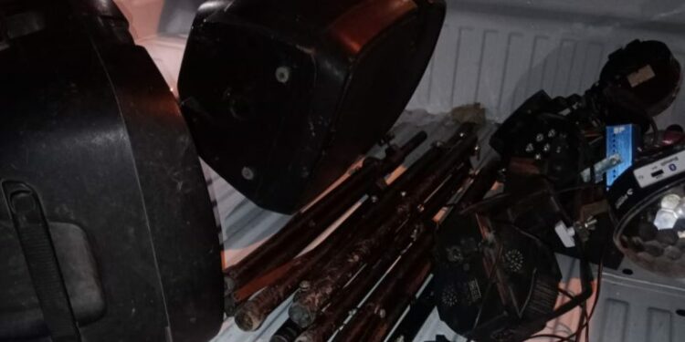 Elementos secuestrados en una fiesta clandestina.