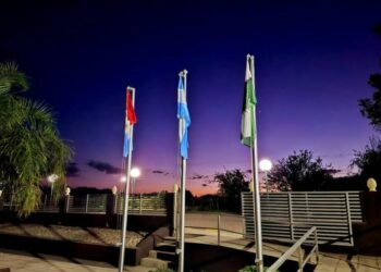 Dos localidades del norte presentaron sus banderas