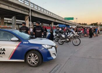 Desarticularon una carrera ilegal en el Kempes donde participaban 300 vehículos