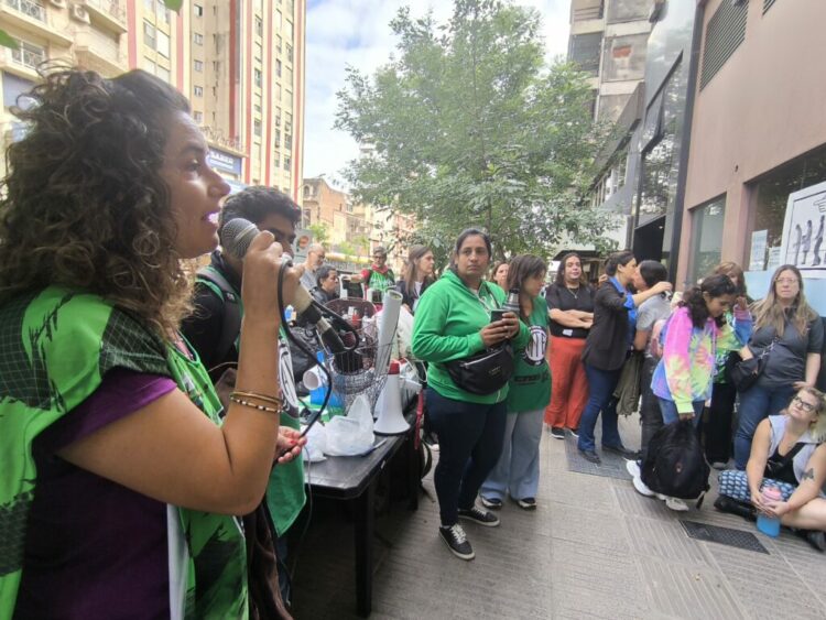 ATE armó una radio abierta en el CDR.