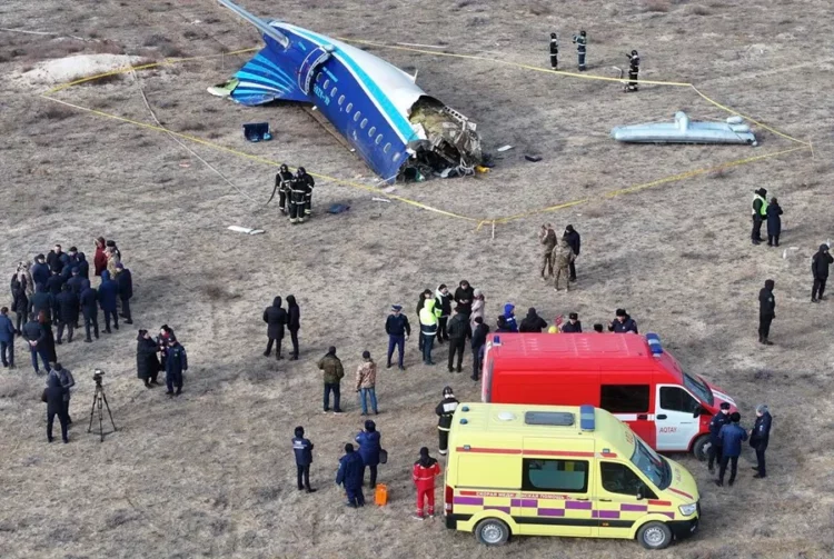 El avión quedó destruido, murieron 38 personas y sobrevivieron 29.