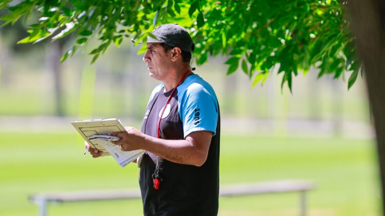 El “Beto” Fernández en la práctica de Belgrano, en el predio Armando Pérez.