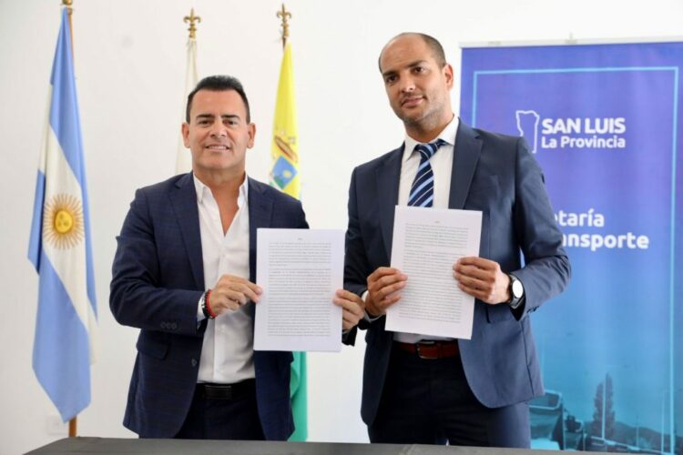 Marcelo Rodio (Córdoba) y Víctor Cianchino (San Luis), durante la firma.