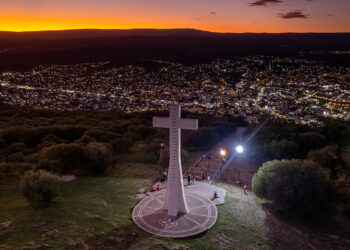 Visitas guiadas nocturnas al Cerro de la Cruz: cómo reservar cupo de manera gratuita