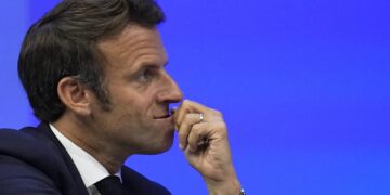 Cayó Barnier en Francia ¿la Quinta República en crisis?