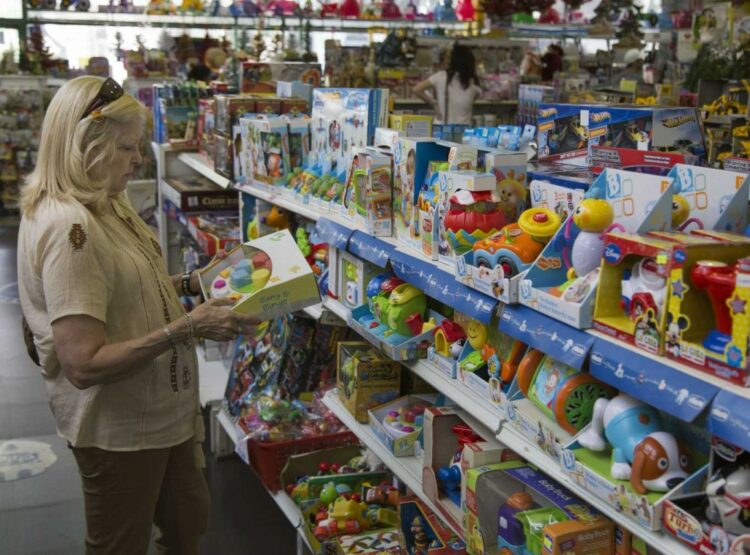 Las ventas de juguetes para Navidad se recuperaron, pero no lograron revertir la caída del año.