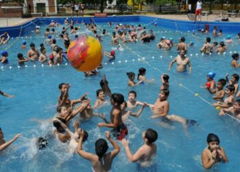 Cómo hacer para que los niños sean más activos y coman mejor durante el verano