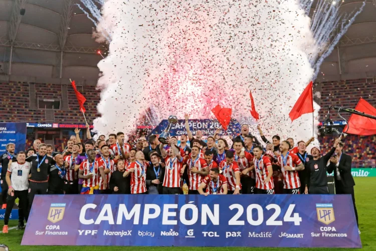 Estudiantes se consagró campeón de la Copa de la Liga.