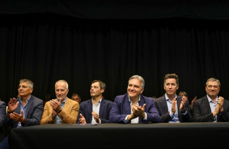 Se destinarán $10.000 millones para pavimentar el camino S496.