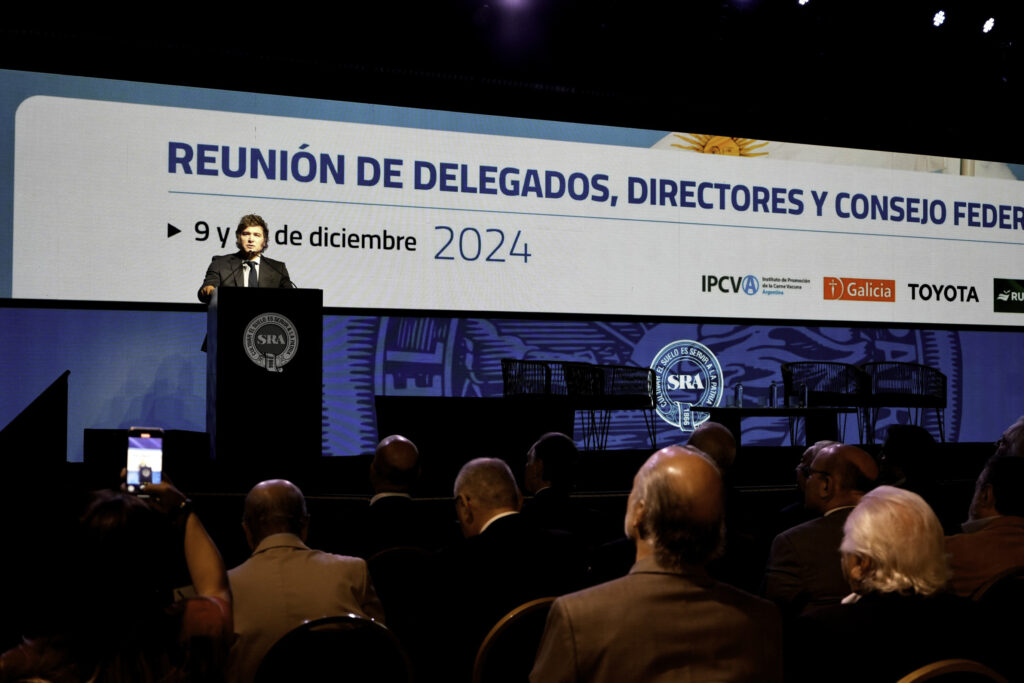 Milei prometió al campo que bajará las retenciones en 2025