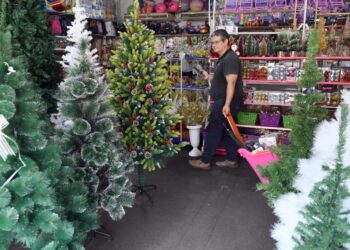 Armar el clásico pino navideño puede costar hasta $ 172.000