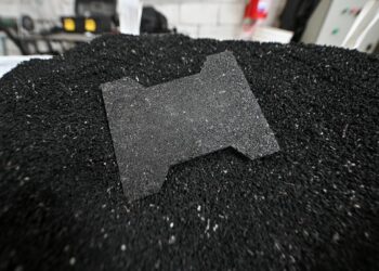 En Córdoba, fabrican cemento con neumáticos reciclados