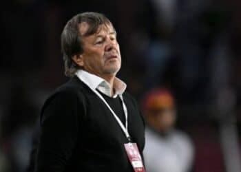 Zielinski quedó descartado y Dabove aparece como opción para ser DT de Belgrano