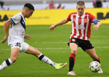 Vélez y Estudiantes van por el Trofeo de Campeones