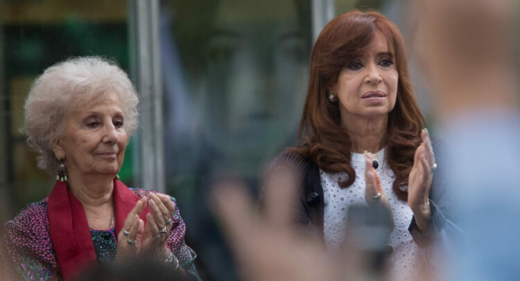 Estela de Carlotto y Cristina Kirchner (Archivo).