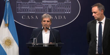 El Gobierno bajará las retenciones al campo y las eliminará para las economías regionales
