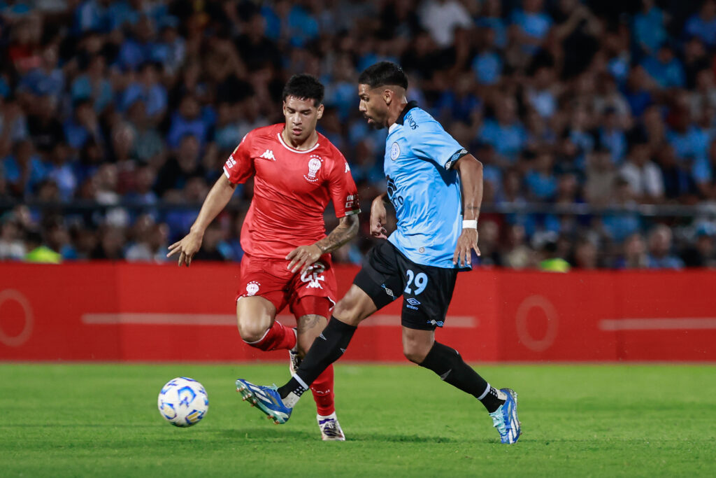 Belgrano debutó con un empate ante Huracán