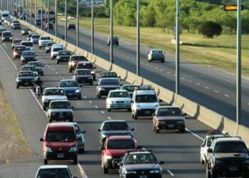 Aumento del tráfico en verano: consejos para viajar seguro en rutas nacionales