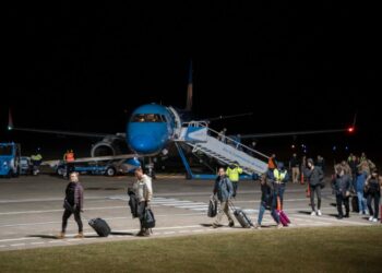 Con dos frecuencias semanales, regresaron los vuelos de Río Cuarto a Buenos Aires
