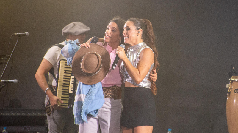 Encuentro explosivo: Soledad Pastorutti y Eugenia Quevedo encendieron el Festival de Jesús María