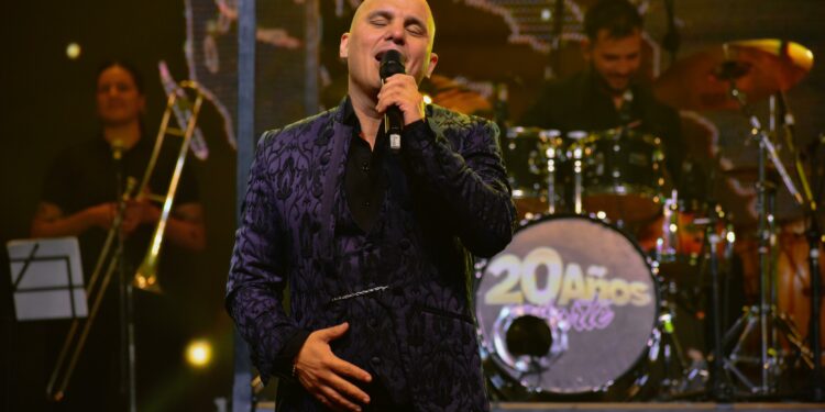 La historia de superación de Ángel Carabajal: de Oncativo a producir la “apuesta teatral más grande de la Argentina”