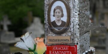 «Ramonita»: la primera víctima de femicidio en Córdoba que se convirtió en una santa popular