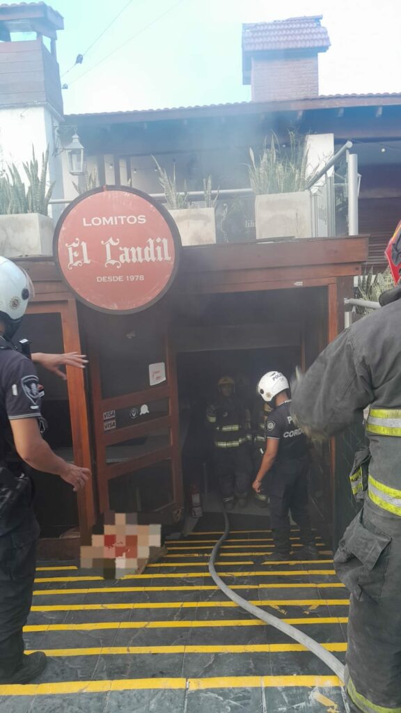 Se incendió la histórica lomitería "El Candil" de Avenida Colón