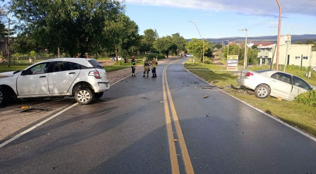 Accidente fatal en Tanti: dos conductores fallecieron tras un choque frontal