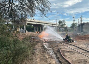Explotó un gasoducto en Villa María y hay cinco heridos y varias casas dañadas