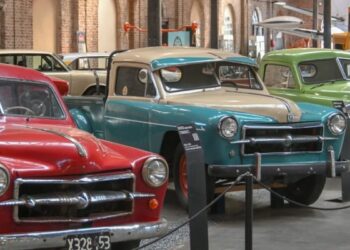 Un recorrido por la evolución de autos, aviones y motos en el Museo de la Industria