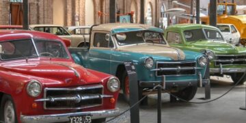Un recorrido por la evolución de autos, aviones y motos en el Museo de la Industria
