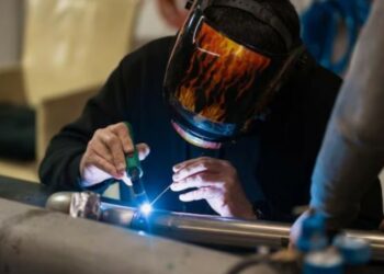 La construcción y la industria muestran incipientes mejoras