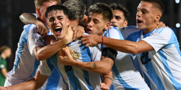 Argentina venció a Bolivia y quedó a un paso de la clasificación