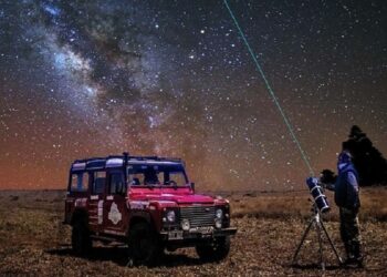 El turismo nocturno como una de las tendencias de viajes para 2025