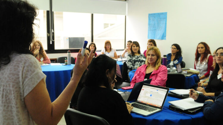 Los datos surgen del informe “Formación continua de los maestros de grado”, de Argentinos por la Educación