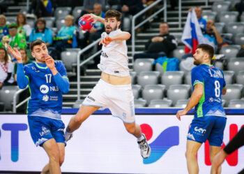 Argentina cayó ante Eslovenia y se complicó