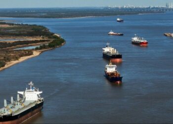 La licitación de la hidrovía vuelve a la Justicia