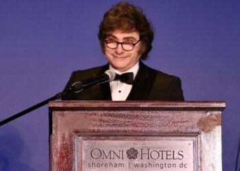 Desde Estados Unidos, Milei aseguró que lleva adelante una «tarea titánica»