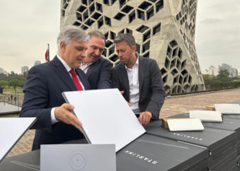 Continúa la colocación de las antenas para escuelas rurales