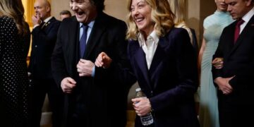 Junto a Meloni y Bukele, Milei presenció la jura de Trump