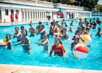 Más de 130.000 vecinos pasaron por los natatorios municipales
