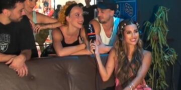 El streaming llegó al teatro cordobés para mostrar el detrás de bambalinas